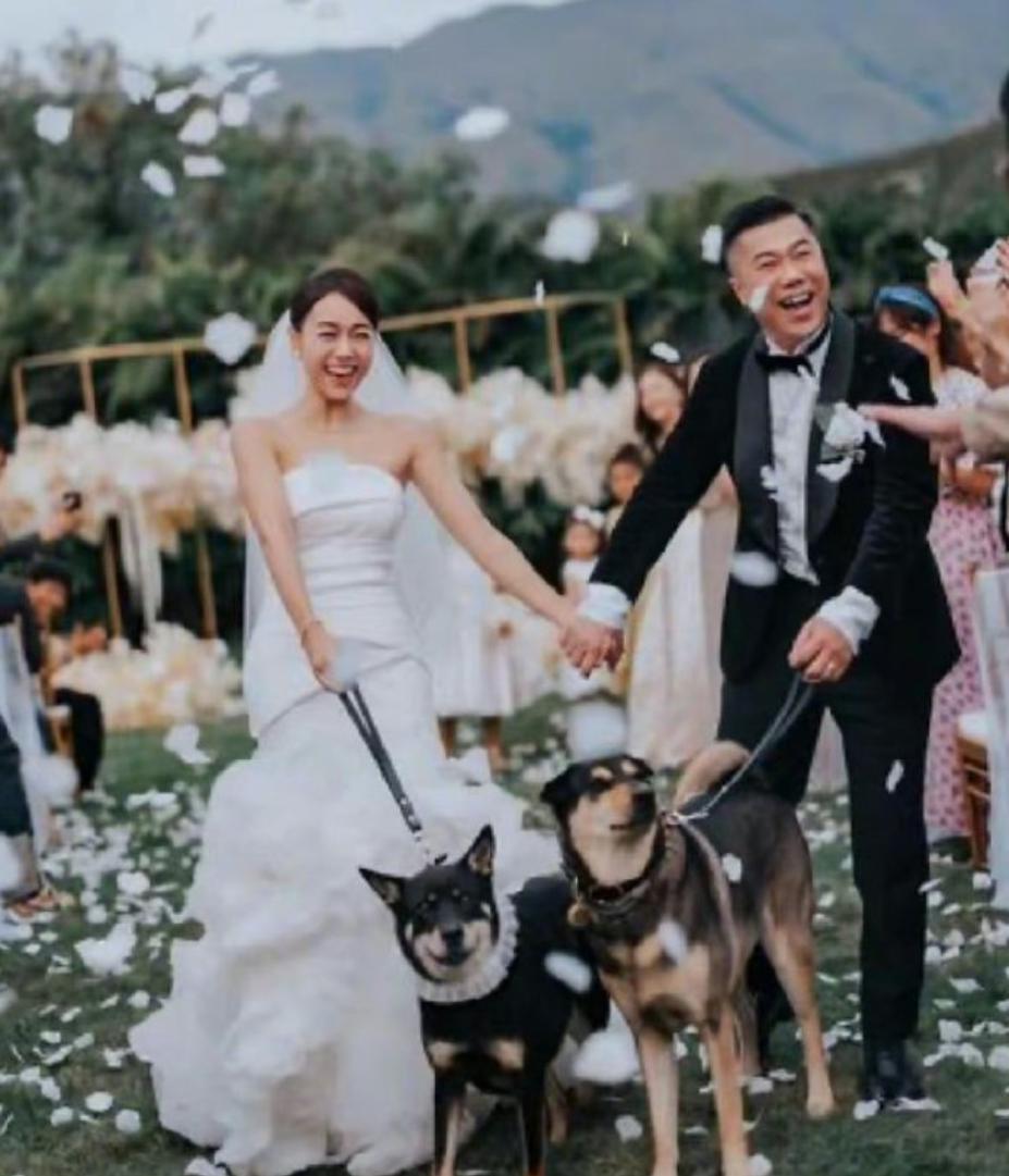 马国明妻子汤洛雯腰线显粗疑怀孕，婚礼排场完胜前任