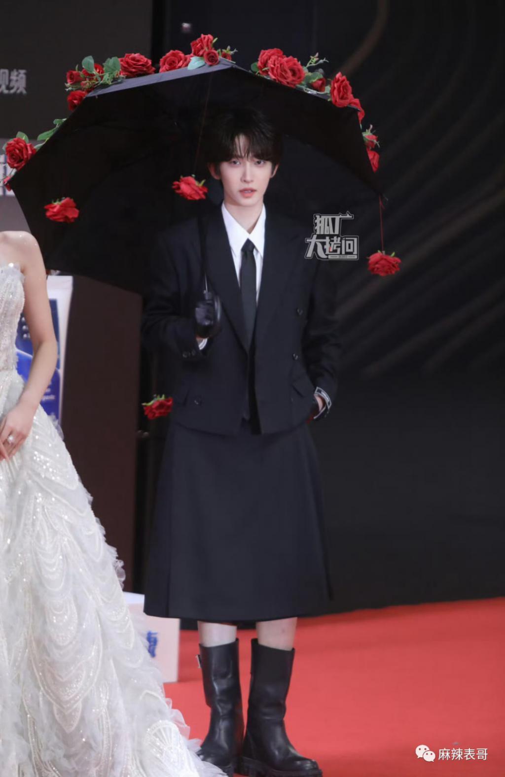 用力过猛的也太多了吧？