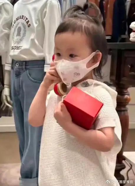 林峰女儿长相引争议！夫妻俩被质疑整容，对比照曝光