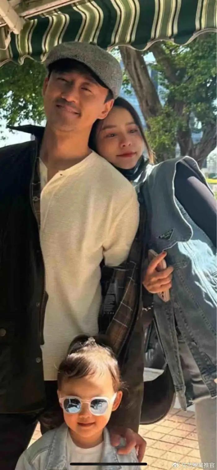 林峰女儿长相引争议！夫妻俩被质疑整容，对比照曝光