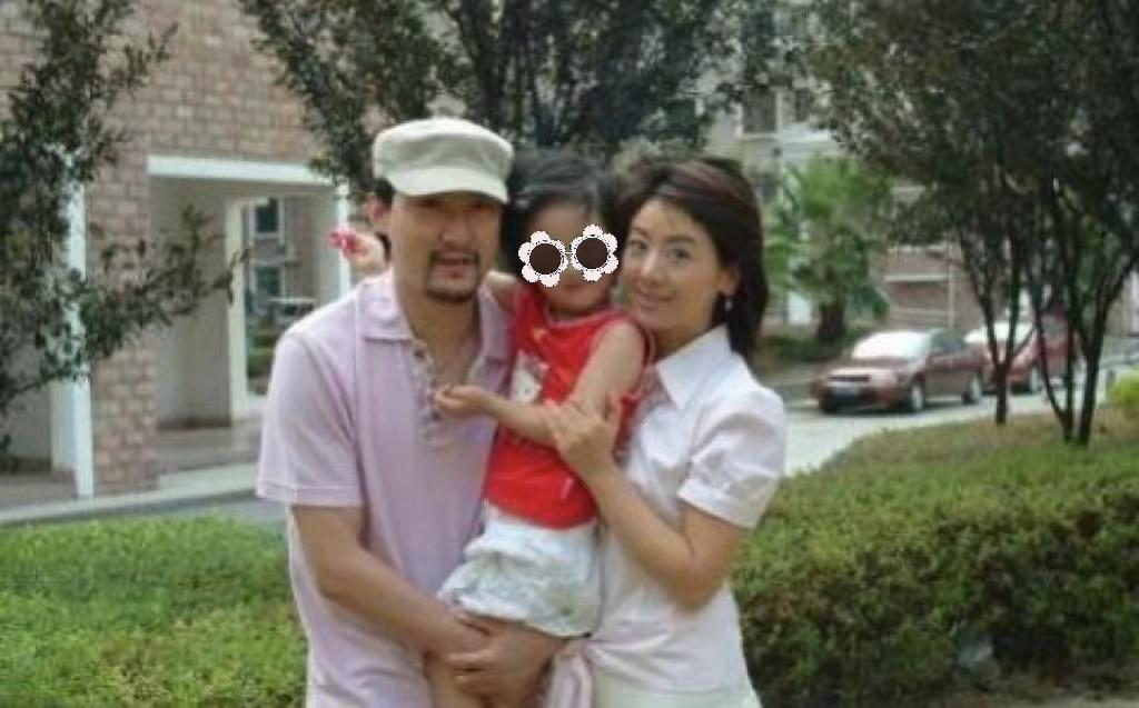 恭喜！母子恋官宣结婚，男方承认吃软饭好幸福！