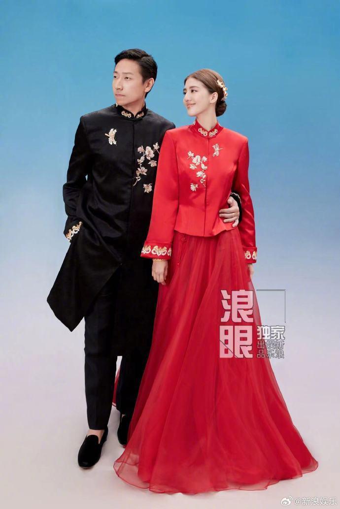 吴千语施伯雄领证，中式婚服照曝光超甜蜜