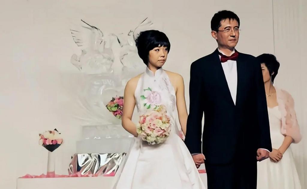 亿万富翁徐威：与袁立同居12年，后娶小20岁张怡宁