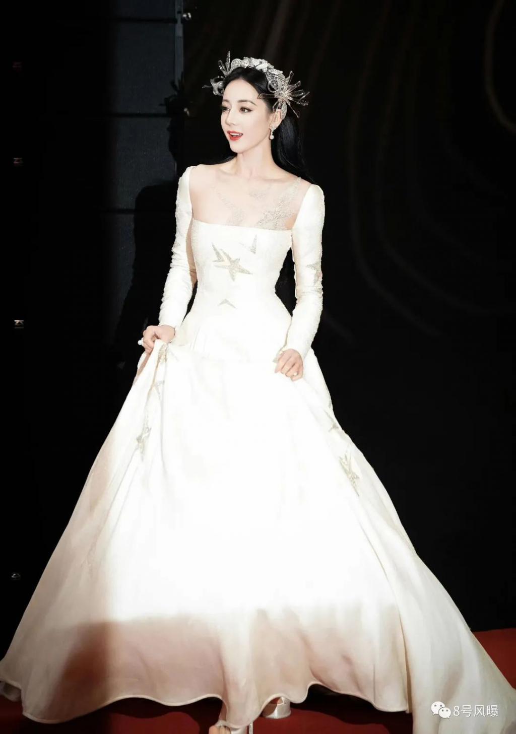 撞衫、炒CP、打瞌睡—明星修罗场真精彩！