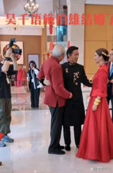 吴千语施伯雄官宣结婚！晒婚纱照撒狗粮，明年将举行婚礼