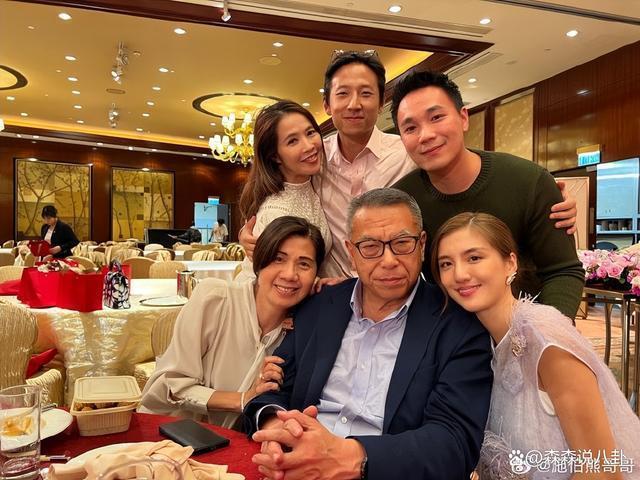 吴千语施伯雄官宣结婚！晒婚纱照撒狗粮，明年将举行婚礼