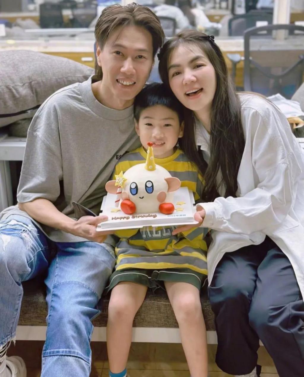 还记得Ella的儿子吗？小孩哥原来是个搞笑男？