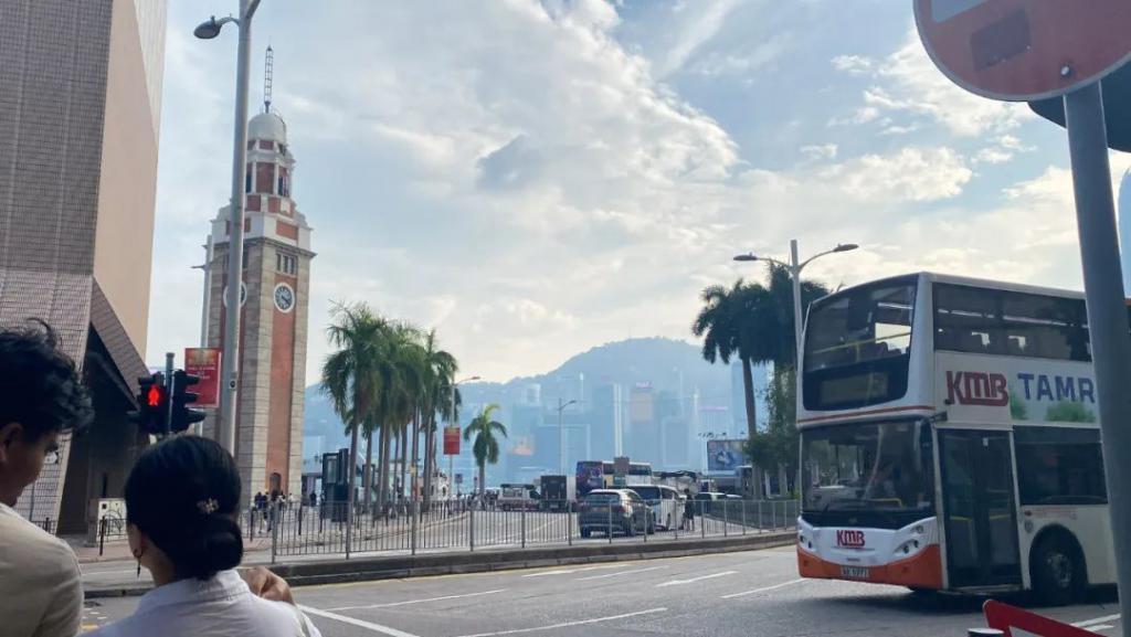 为什么香港街头遍地都是特斯拉？