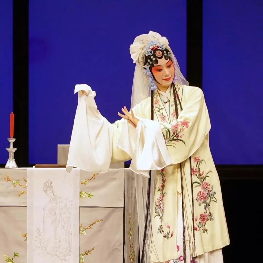 洗白她，这次是众望所归