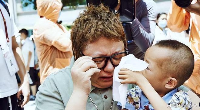 被实名举报假慈善的韩红,再次打脸举报者