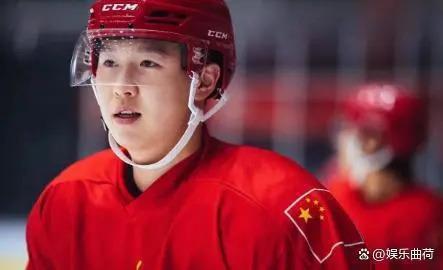 宋丹丹英达离婚26年俩儿子现状，同父不同命的心酸