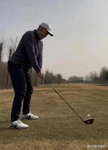 宋丹丹英达离婚26年俩儿子现状，同父不同命的心酸