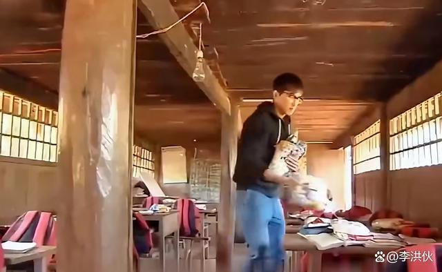 胡歌13年前资助的小女孩符桂兰，如今成了中科院的博士