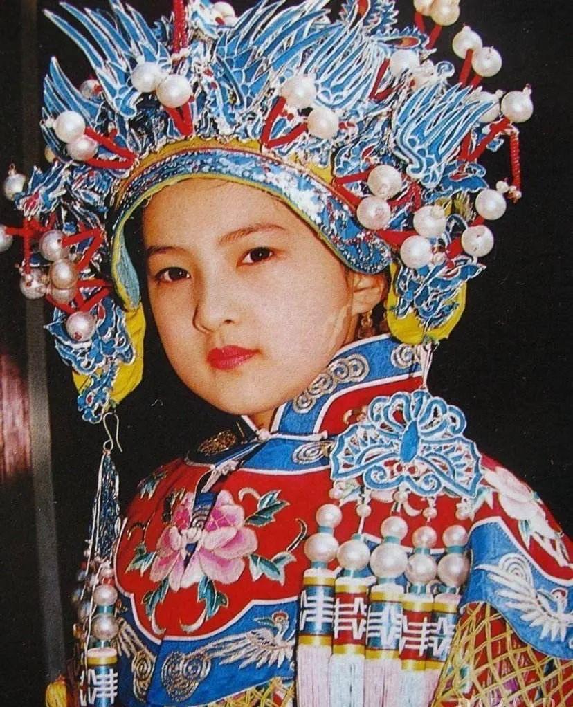 撒贝宁年幼曾立誓要娶她，9岁爆红18岁考上北大，她如今怎样了