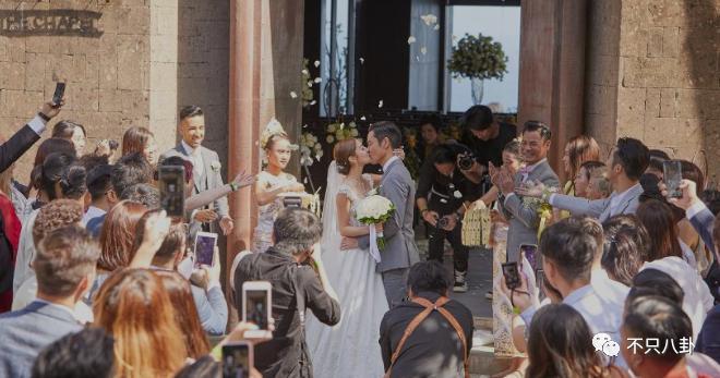 连场面话都不愿意说？他是真的情商低还是和朋友闹翻了？