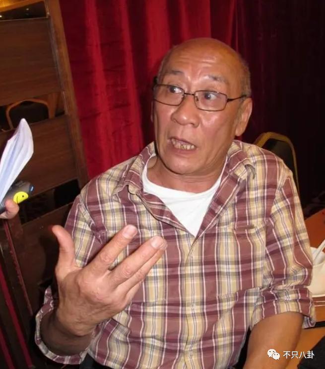 连场面话都不愿意说？他是真的情商低还是和朋友闹翻了？