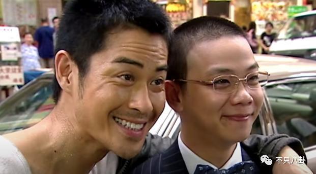 连场面话都不愿意说？他是真的情商低还是和朋友闹翻了？