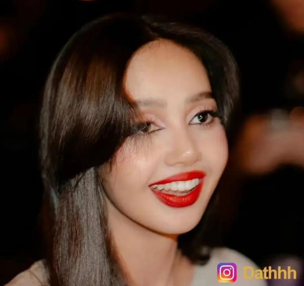 好久不见Lisa，疯马秀后状态好差，最近美回来啦？