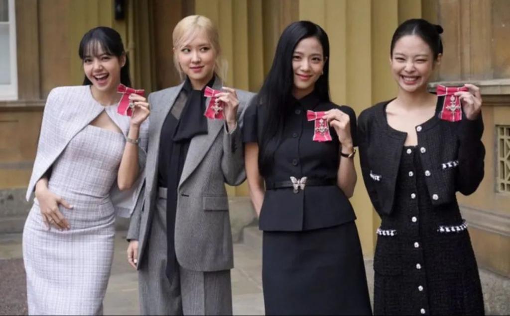 好久不见Lisa，疯马秀后状态好差，最近美回来啦？