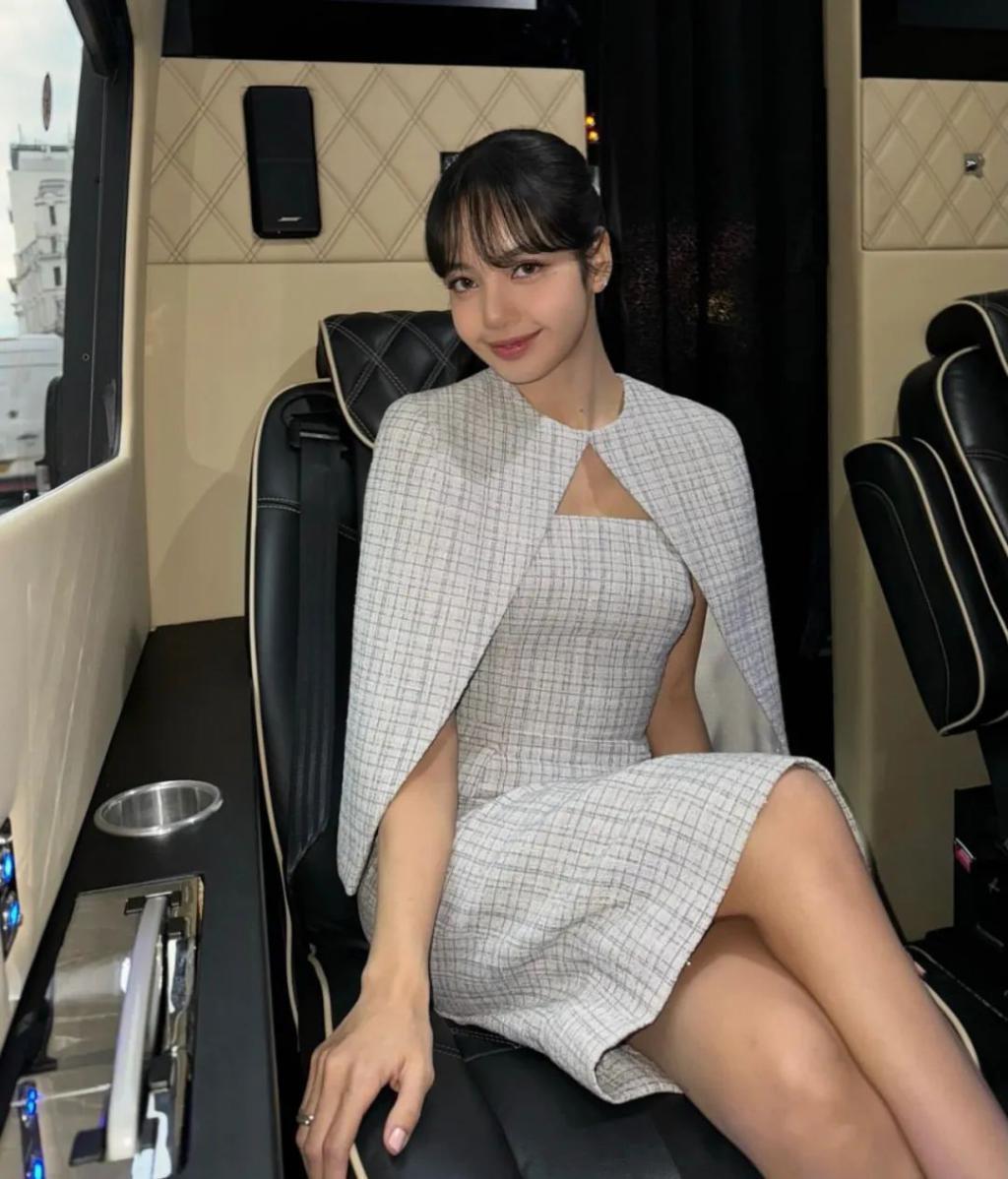 好久不见Lisa，疯马秀后状态好差，最近美回来啦？