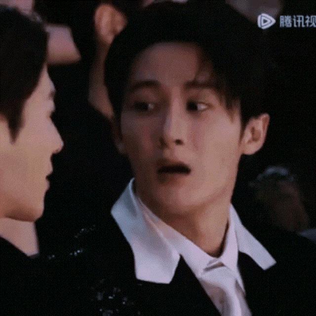 你们两个，是不是忘记官宣了？！！