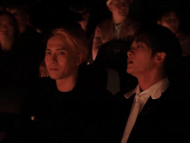 你们两个，是不是忘记官宣了？！！