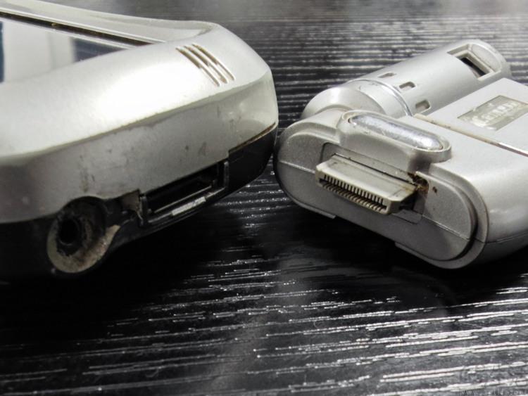 老手机上“百花齐放”的接口，其实并不值得骄傲