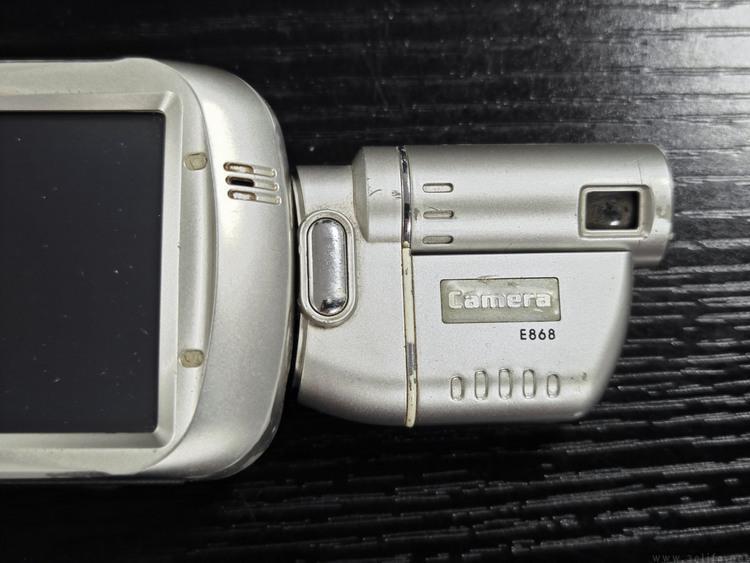 老手机上“百花齐放”的接口，其实并不值得骄傲