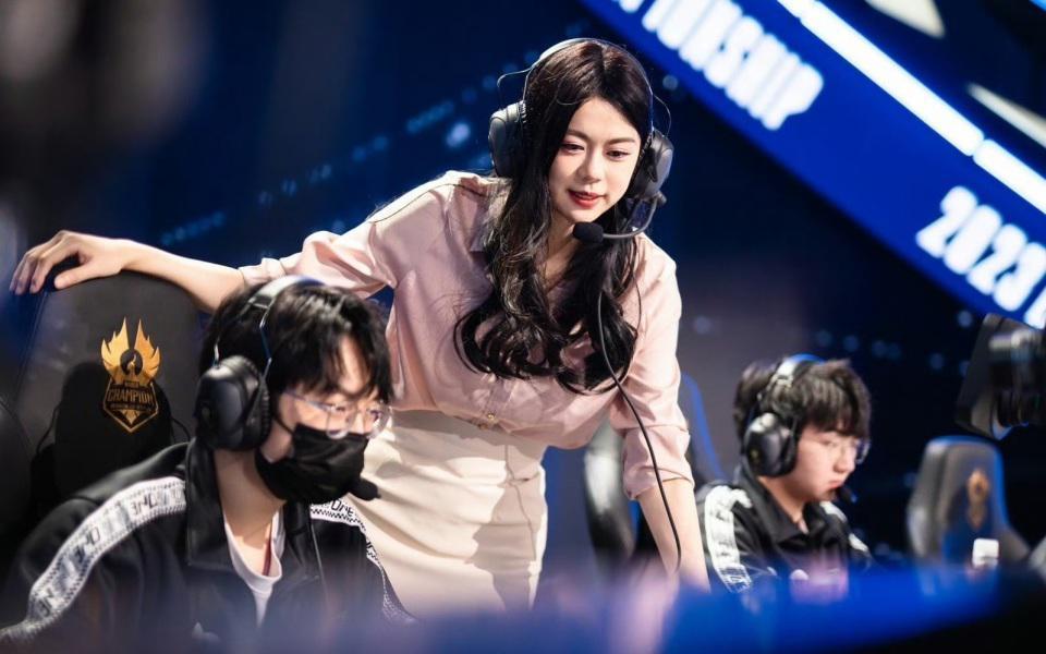 从北大学霸到王者荣耀教练，电竞治好了她的容貌焦虑