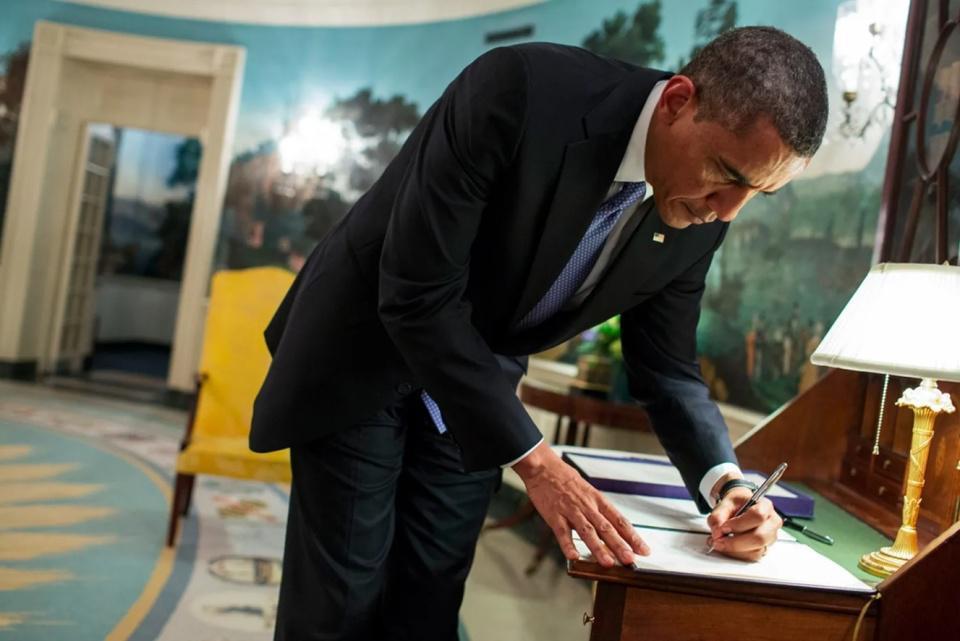 一纸诉状，动了苹果的千亿生意