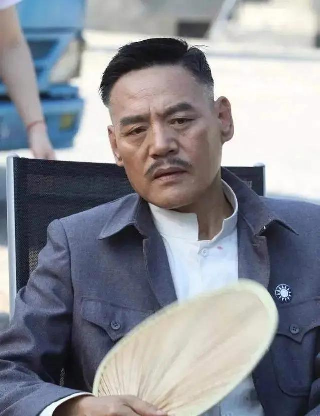 “李云龙娇妻”史兰芽：结三次婚，35岁带娃嫁李幼斌被宠成少女
