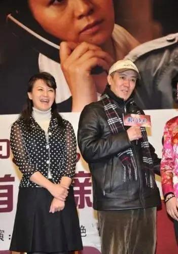 “李云龙娇妻”史兰芽：结三次婚，35岁带娃嫁李幼斌被宠成少女