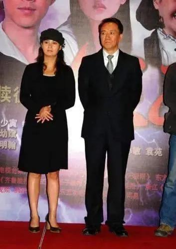 “李云龙娇妻”史兰芽：结三次婚，35岁带娃嫁李幼斌被宠成少女