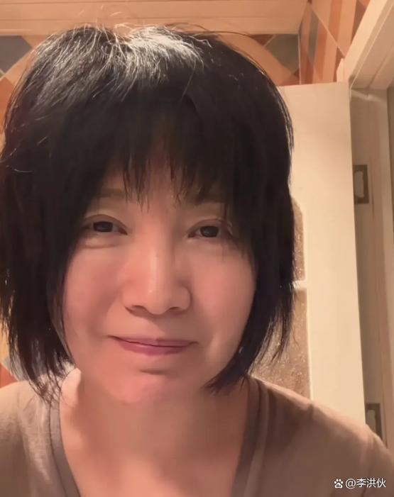 斯琴格日乐深夜哽咽发声，直言过得不顺利超出承受能力