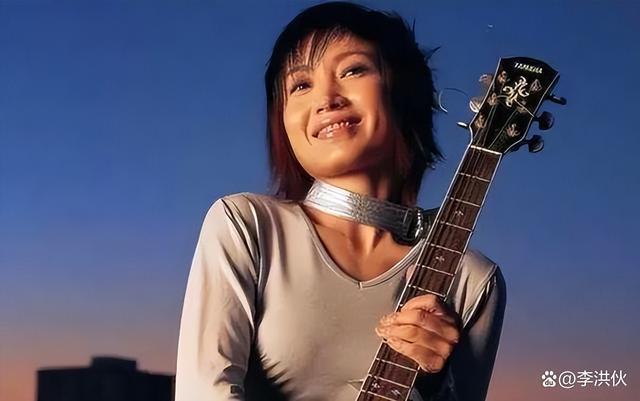 斯琴格日乐深夜哽咽发声，直言过得不顺利超出承受能力