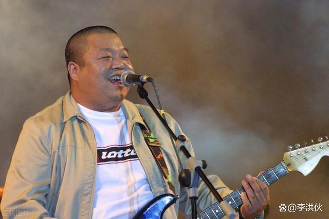 斯琴格日乐深夜哽咽发声，直言过得不顺利超出承受能力