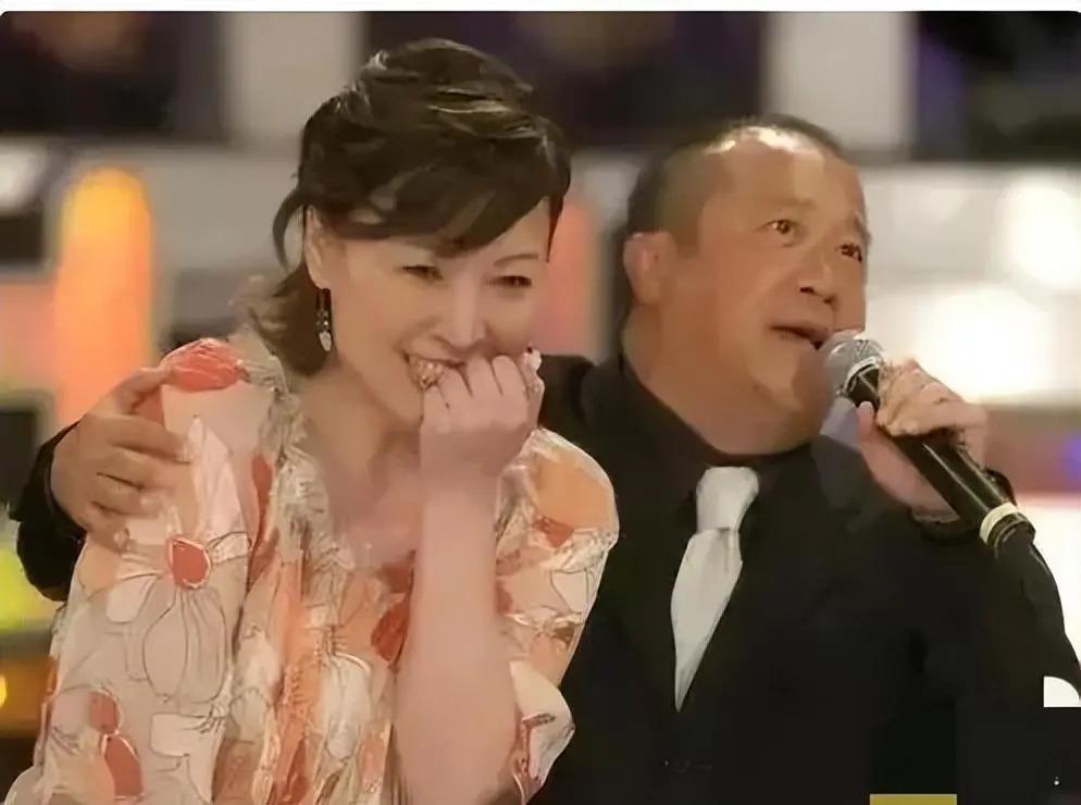 先不说曾志伟的“风流韵事”，来聊聊他的几个儿女