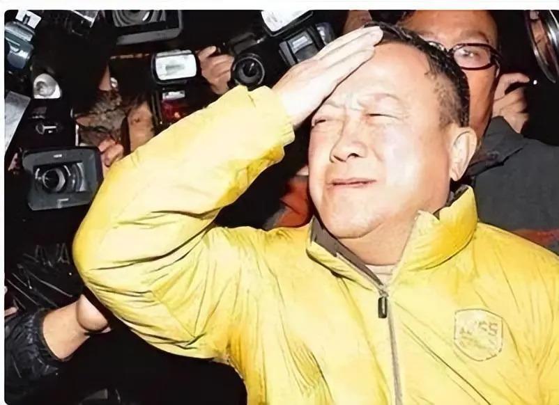 先不说曾志伟的“风流韵事”，来聊聊他的几个儿女