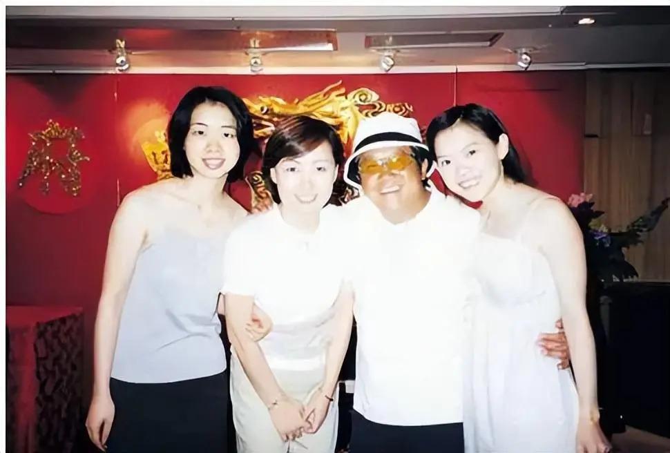 先不说曾志伟的“风流韵事”，来聊聊他的几个儿女
