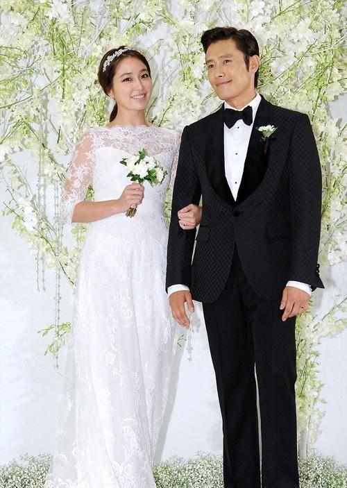 李珉廷二胎产女，李秉宪放下工作全程陪伴