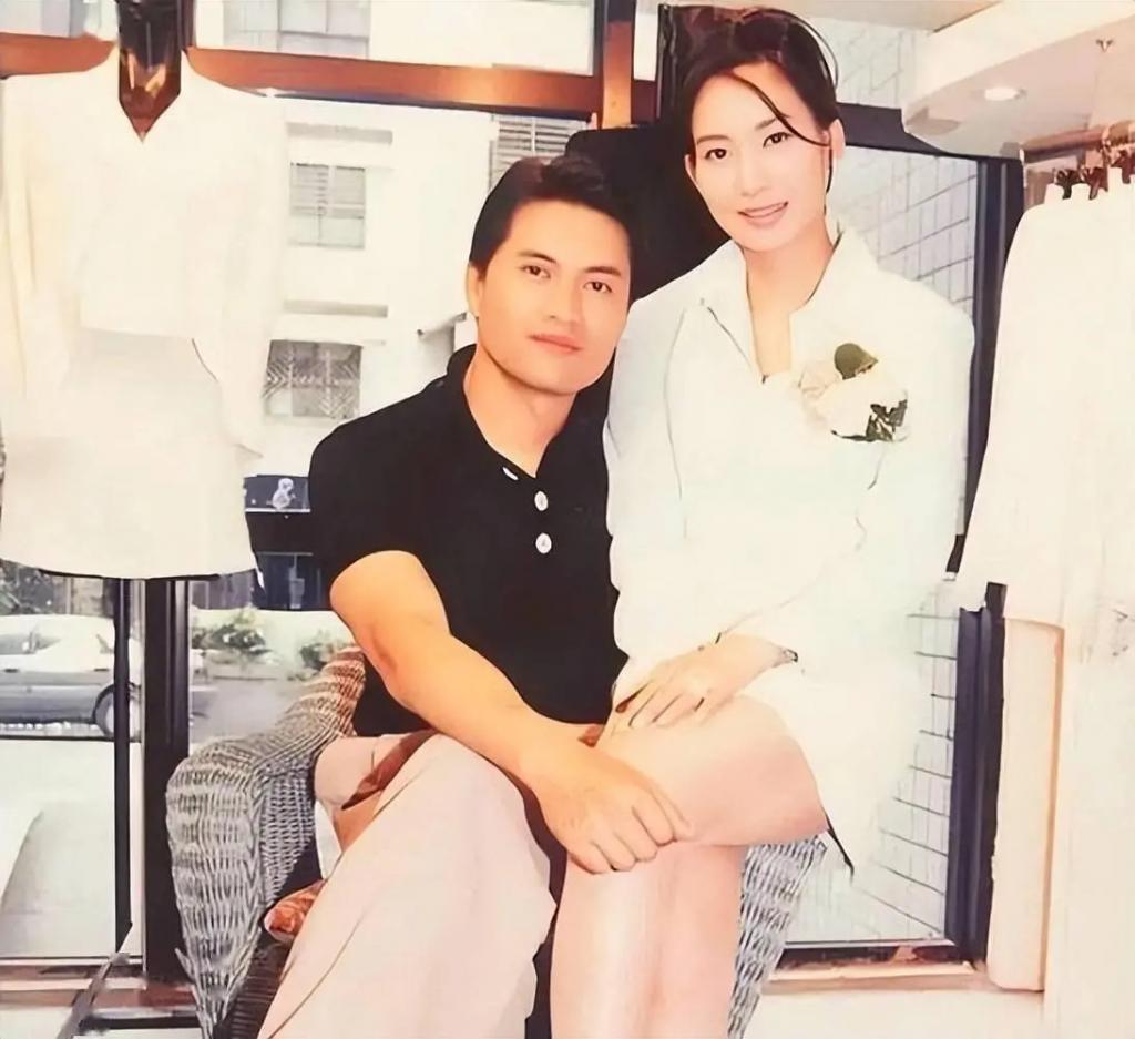 一婚周海媚、二婚邝美云,三婚亿万富婆,吕良伟到底凭啥