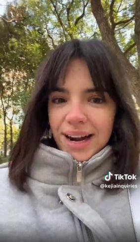 西班牙博主介绍上海公园相亲角