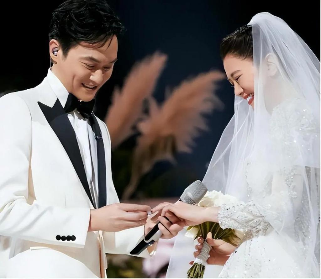 假结婚假离婚连小孩都是假的，这届明星还能再离谱一点吗？