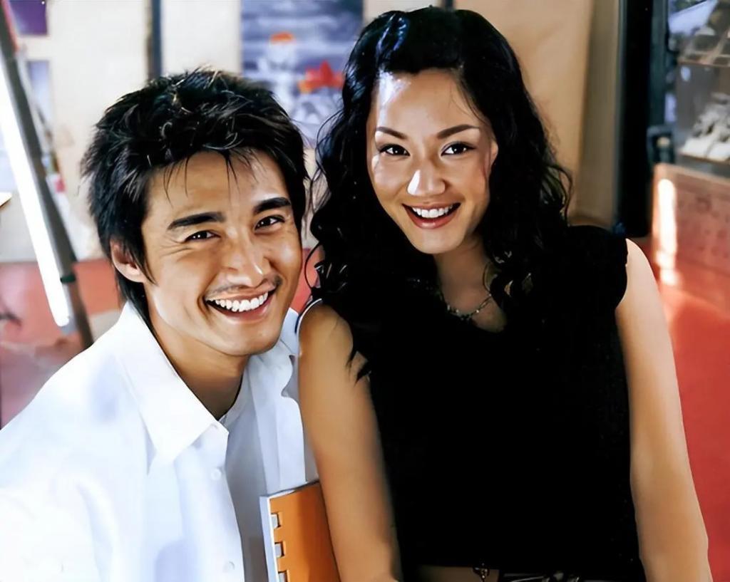 假结婚假离婚连小孩都是假的，这届明星还能再离谱一点吗？