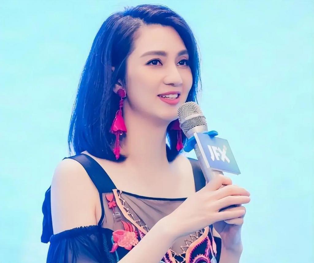 假结婚假离婚连小孩都是假的，这届明星还能再离谱一点吗？