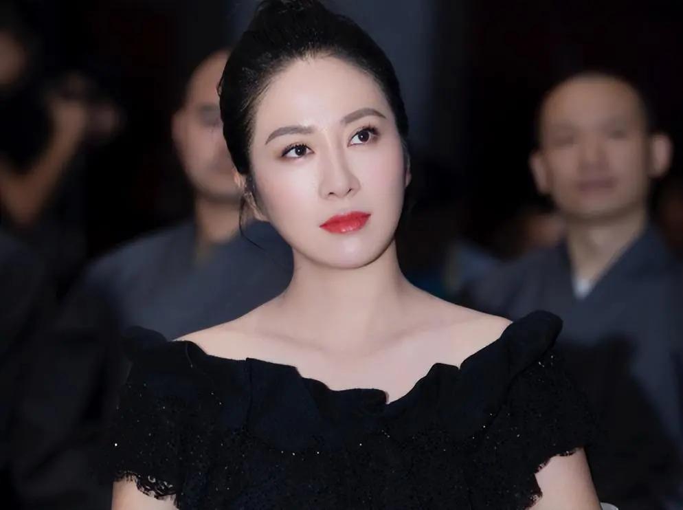 假结婚假离婚连小孩都是假的，这届明星还能再离谱一点吗？