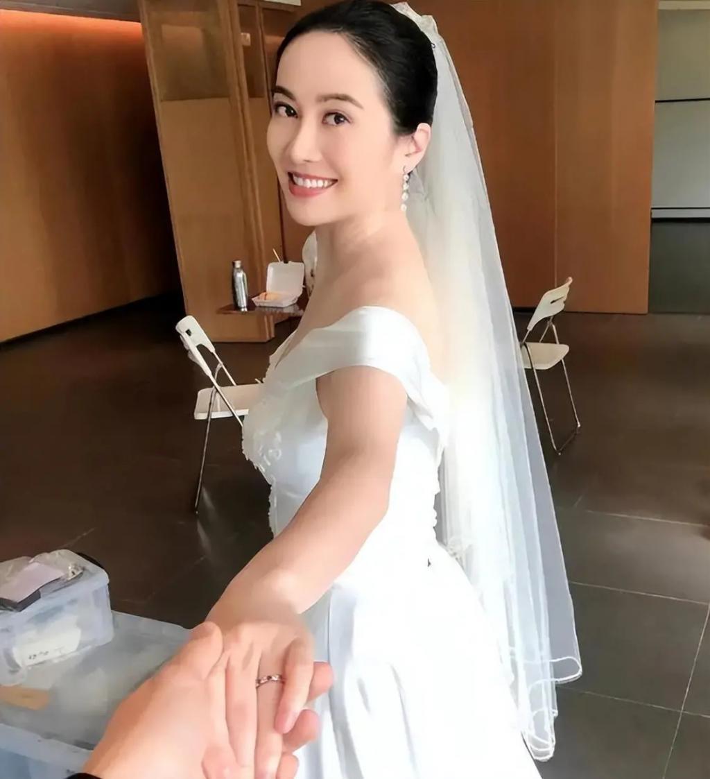 假结婚假离婚连小孩都是假的，这届明星还能再离谱一点吗？