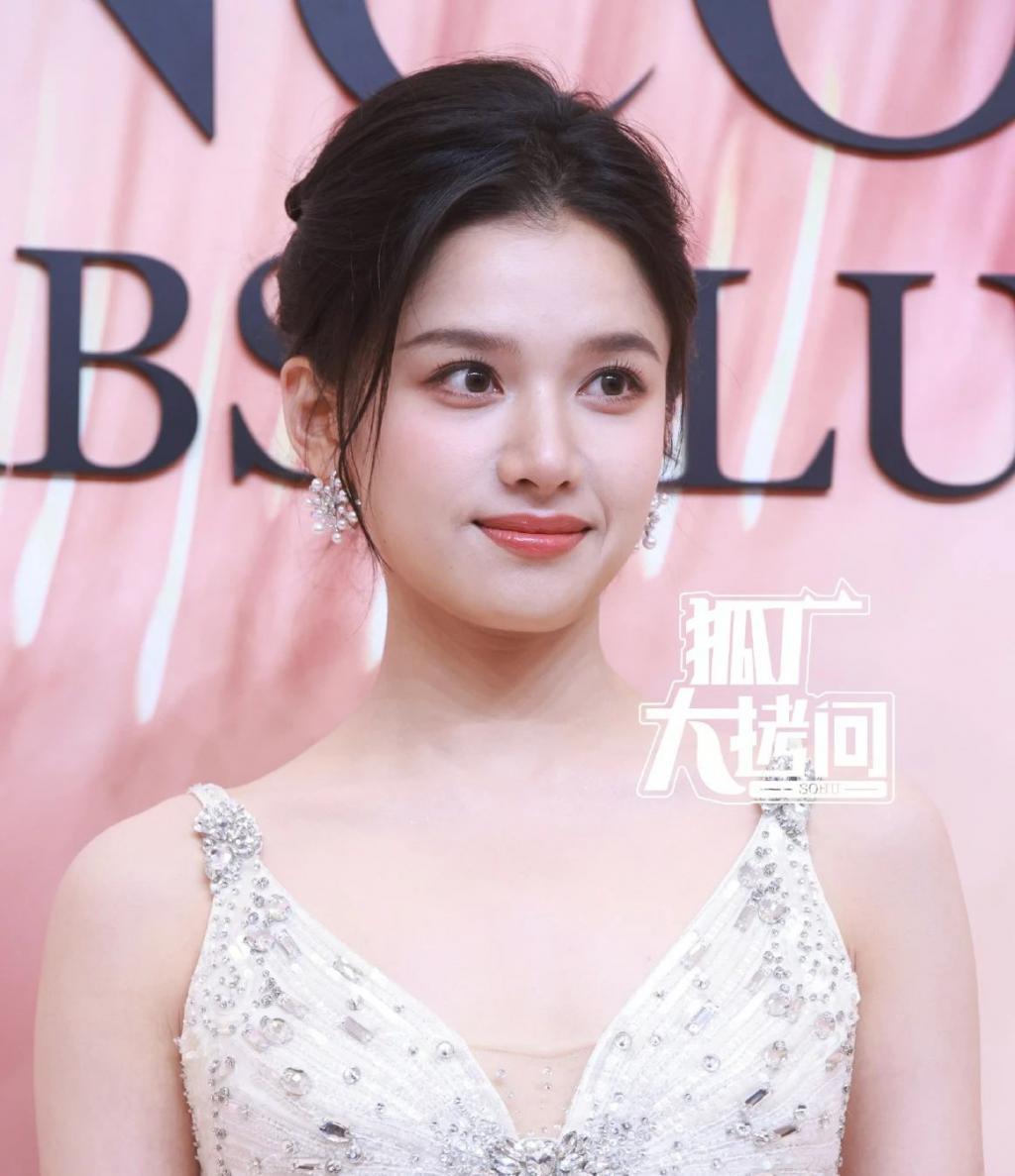 上海这一夜,倪妮张婧仪好美,赵今麦造型老气被吐槽