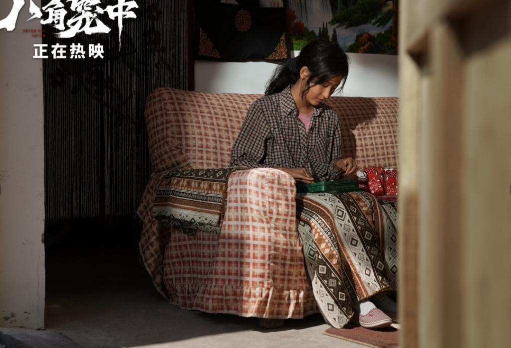 澳门这一晚:王宝强携女主出席,文咏珊美翻了,张萌太敢穿