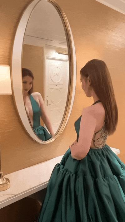 澳门这一晚:王宝强携女主出席,文咏珊美翻了,张萌太敢穿